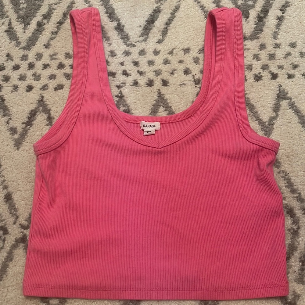 Garage pink cropped tank 💕
